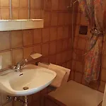 Junser Gasthausl Inn