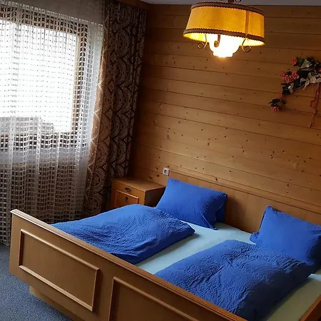 Junser Gasthausl * Tux