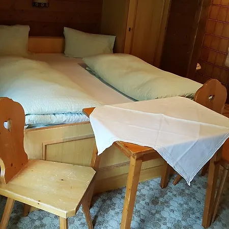 Junser Gasthausl Мини-отель *