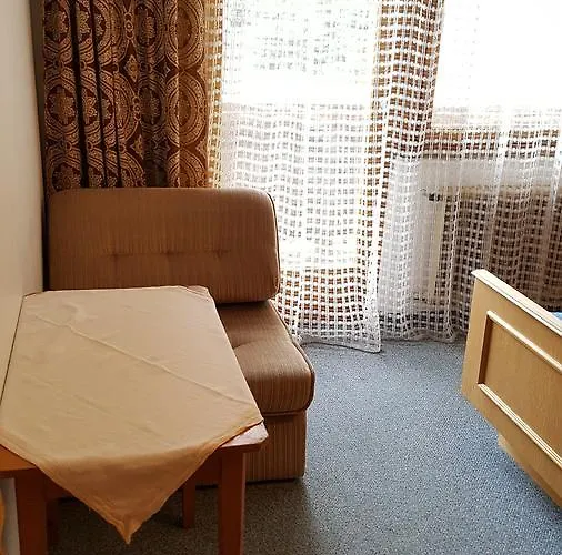 Junser Gasthausl * Тукс