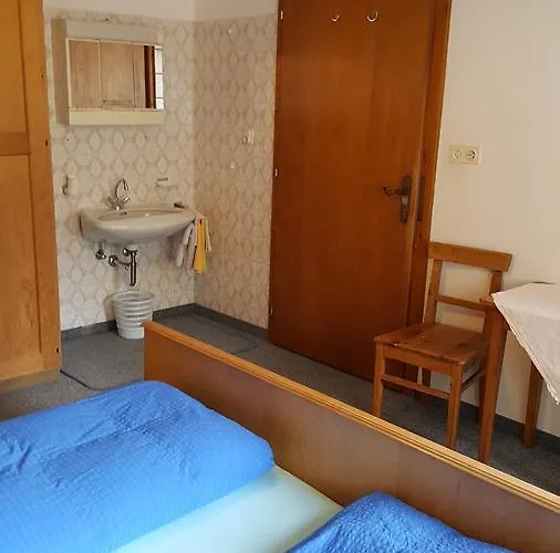 Junser Gasthausl Мини-отель *